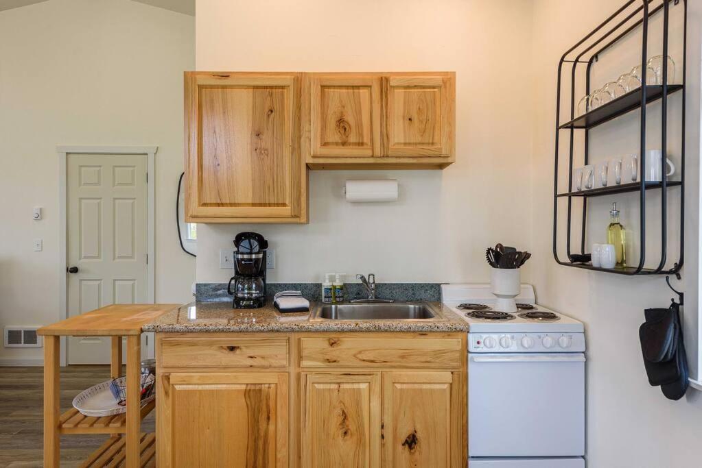 #Stayinmydistrict Oceanview Studio Loft 포트오르포드 외부 사진